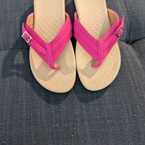 Pink Sandals (flip flop)
